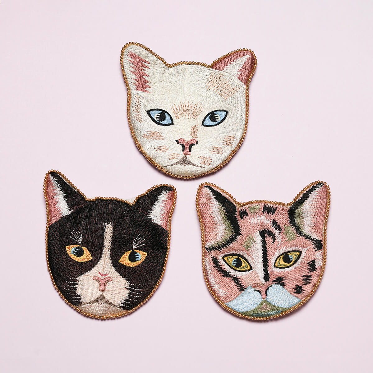 キャット刺繍ポーチ