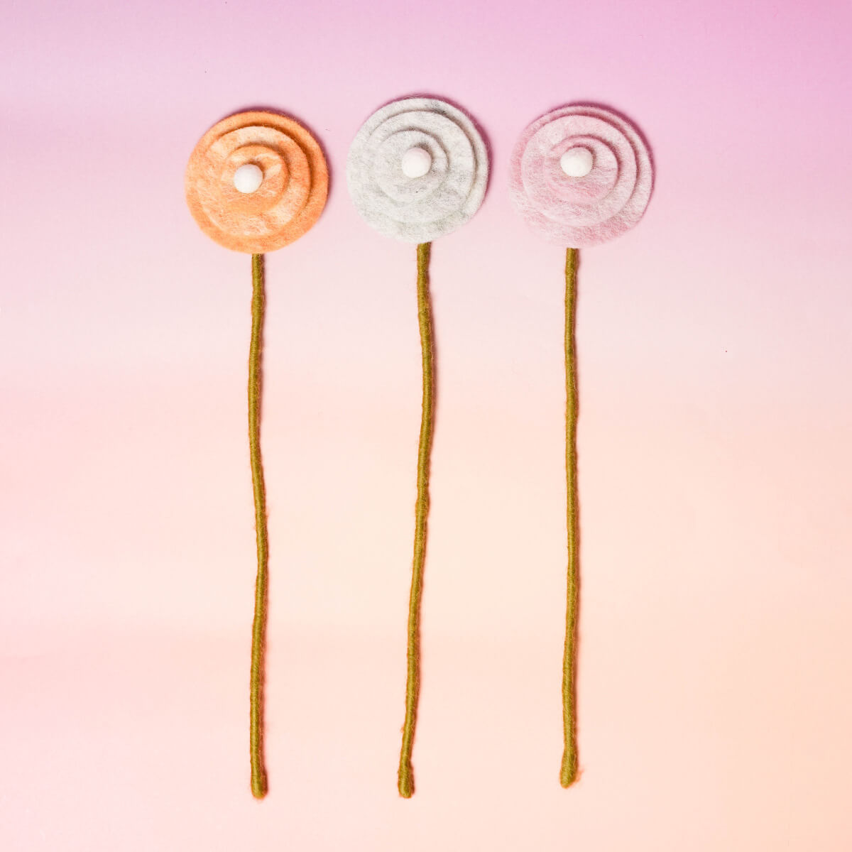 フェルトフラワー (ラナンキュラス)