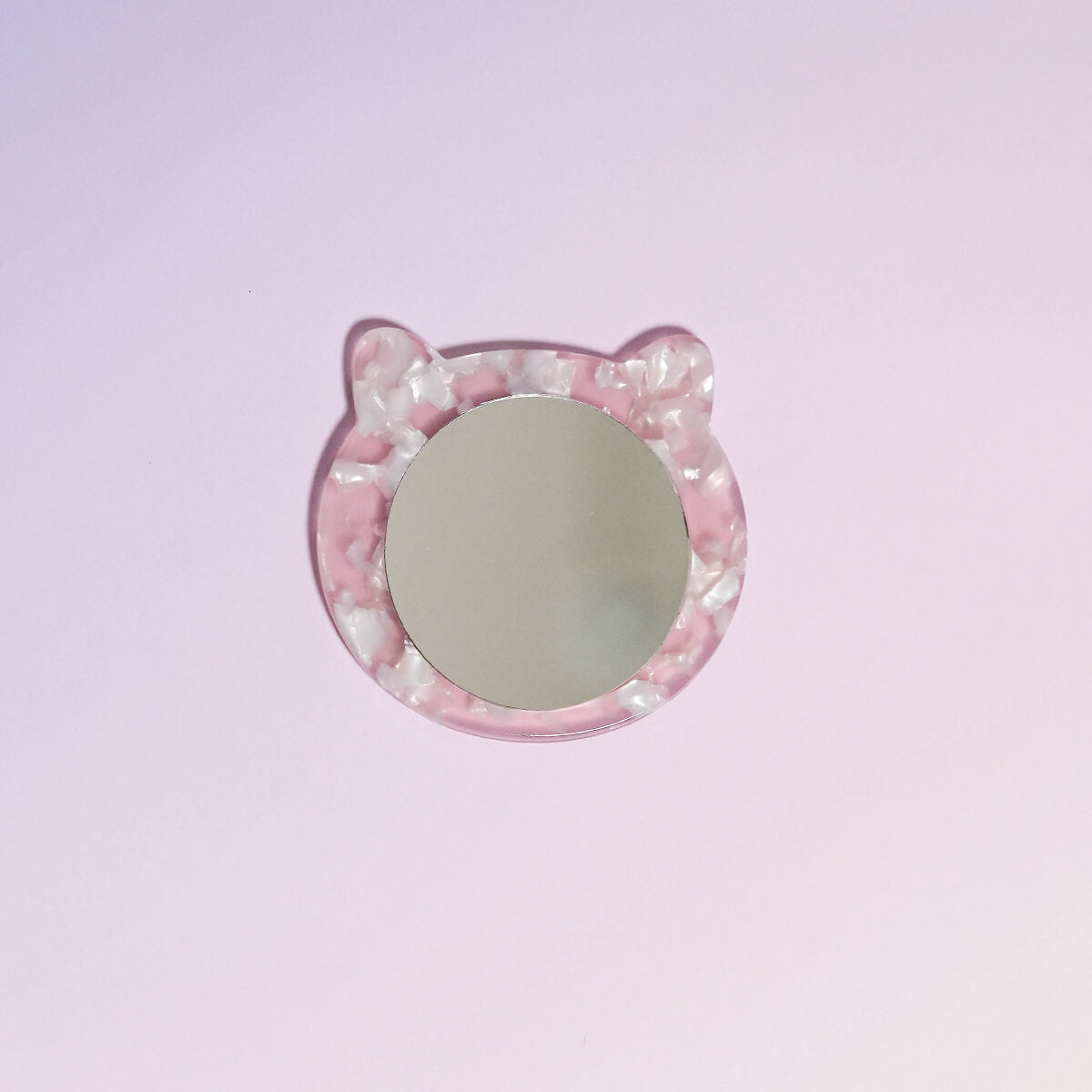ネコの形の手鏡