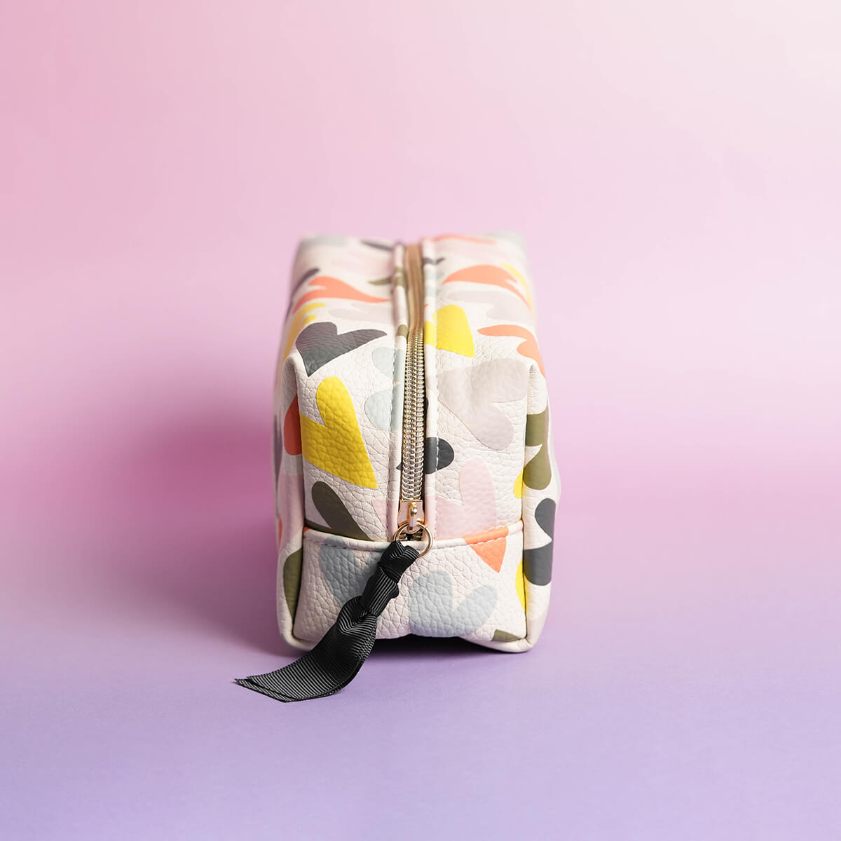 【ギフト】コスメティックバッグとフラワーミニヘアクリップ4個セット