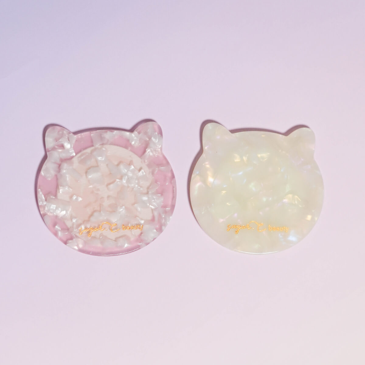 ネコの形の手鏡