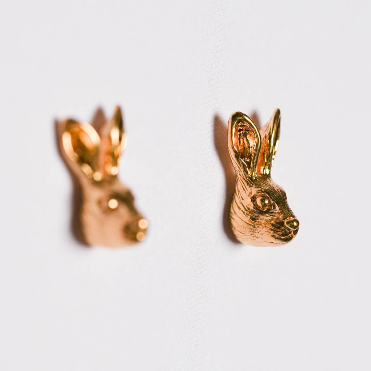 野うさぎのスタッドピアス