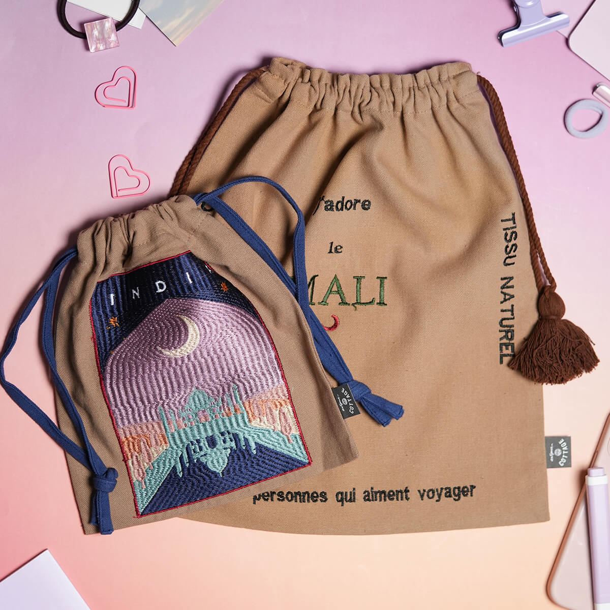 ヴォヤージュシリーズ刺繍巾着