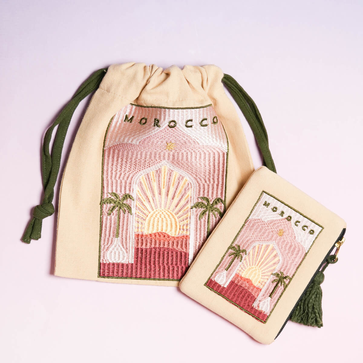 ワールドトリップ刺繍巾着