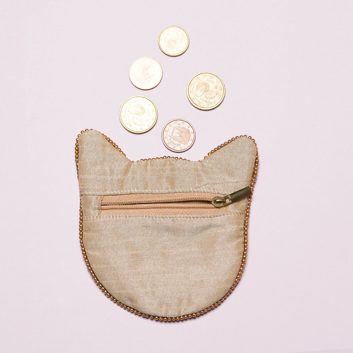 キャット刺繍ポーチ