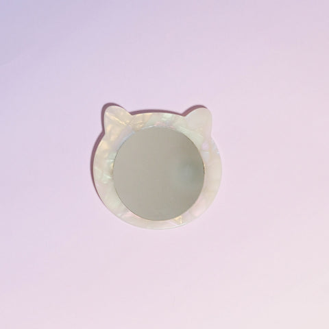ネコの形の手鏡
