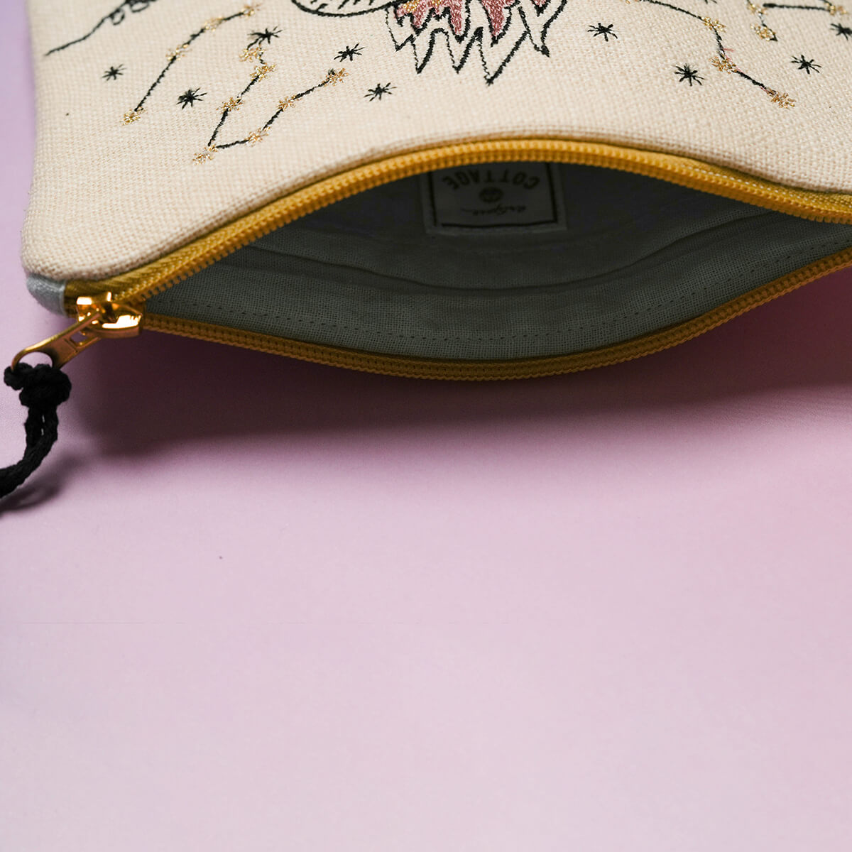 コズミック刺繍ポーチ